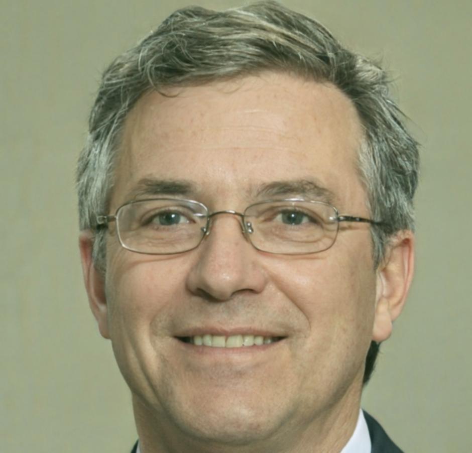 Rareș Dumitrescu, consultant senior planificare economică